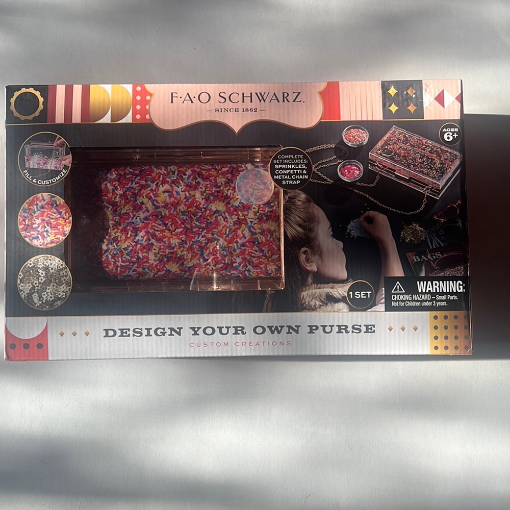 FAO SCHWARTZ- Design Your Own Purse